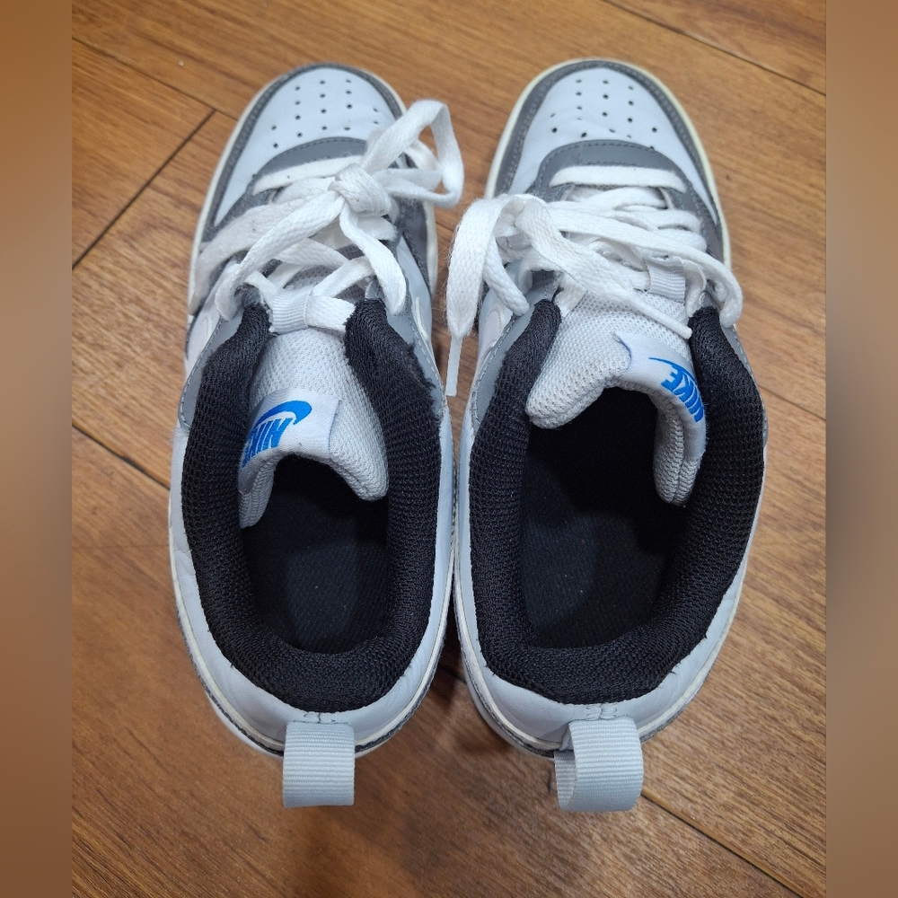 Nike White and Gray Sneakers - Picture 5 of 7